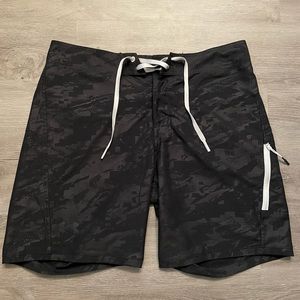 Under Armour black printed swim trunks/board shorts no liner 34W heat gear loose